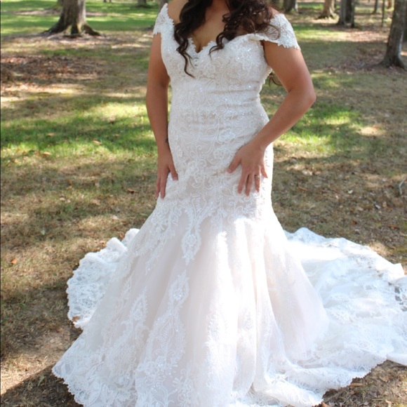 Allure bridals wedding dress - Picture 3 of 6